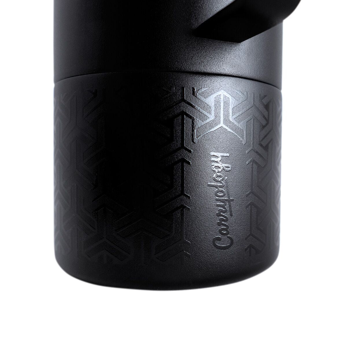 miir-x-carryology-tomo-d7 WebPDP-MiiR_x_Carryology_Tomo_Studio_Closeup__TOM1SV33402_12.10.25.jpg